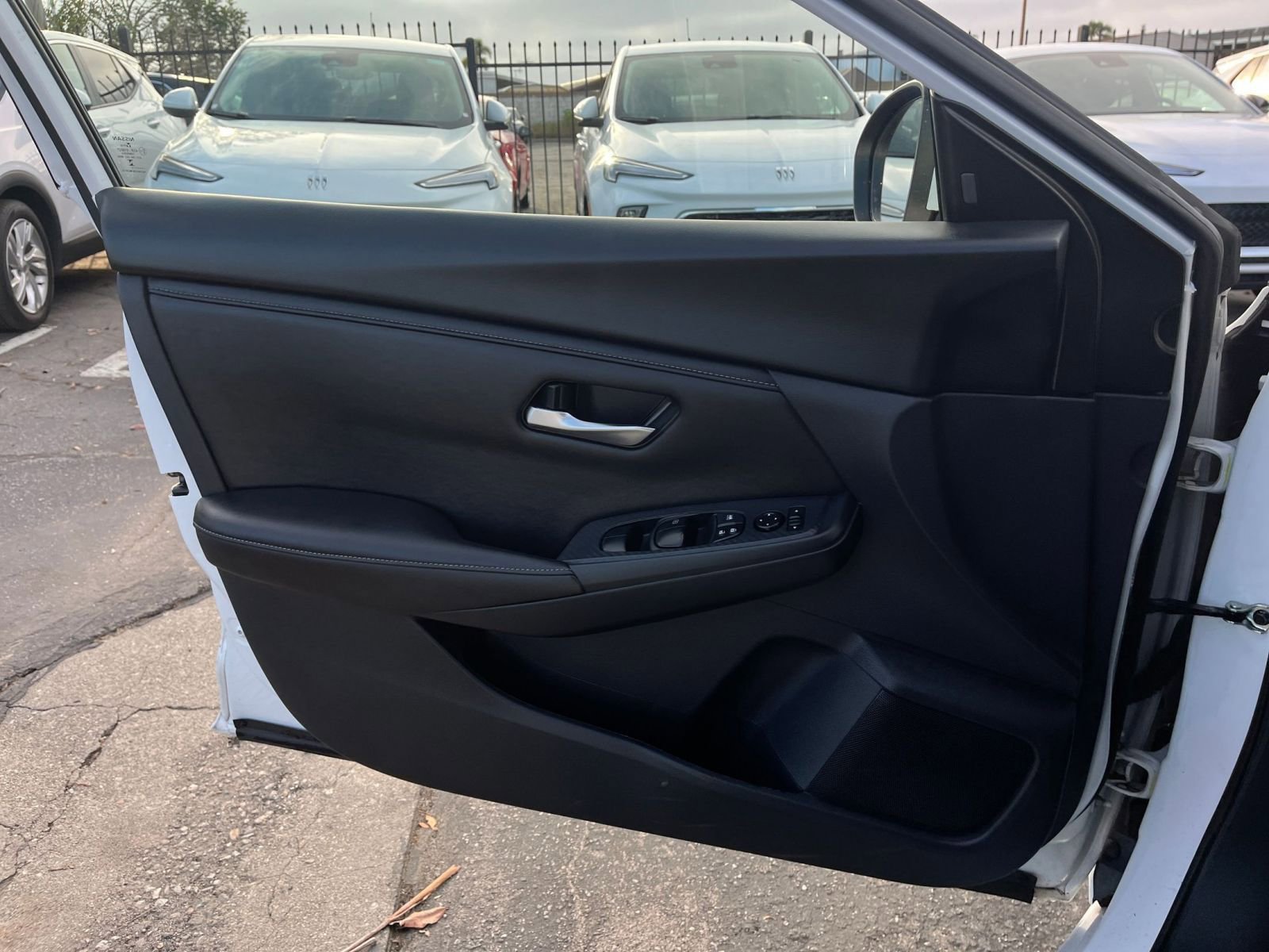 Used 2025 Nissan Sentra SV FWD image 18