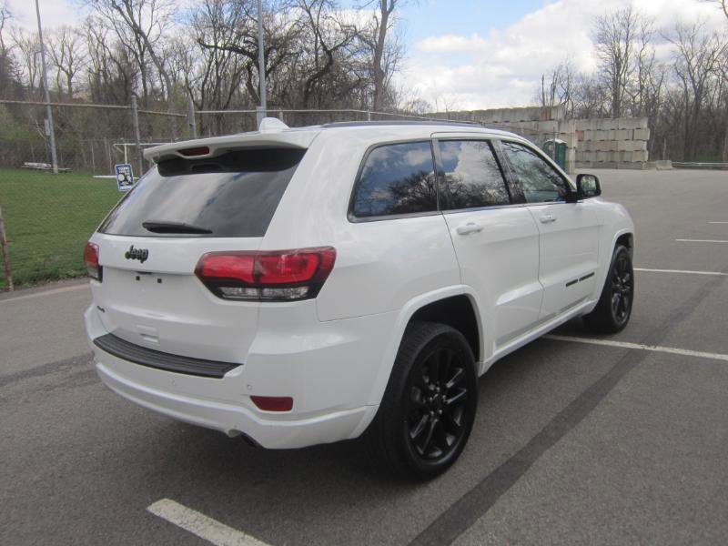 Used 2020 Jeep Grand Cherokee Altitude image 25