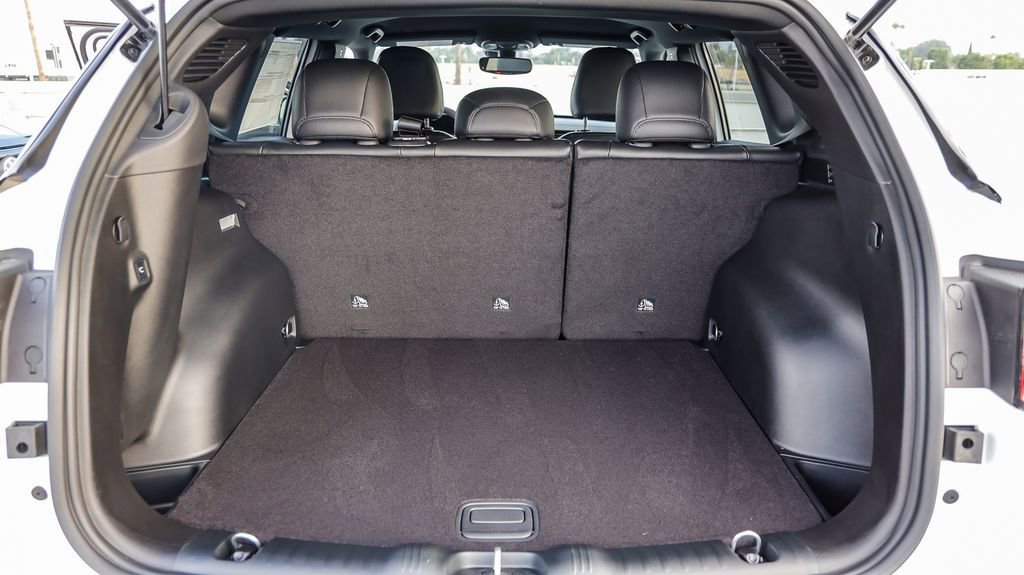 New 2026 Jeep Compass Latitude image 26