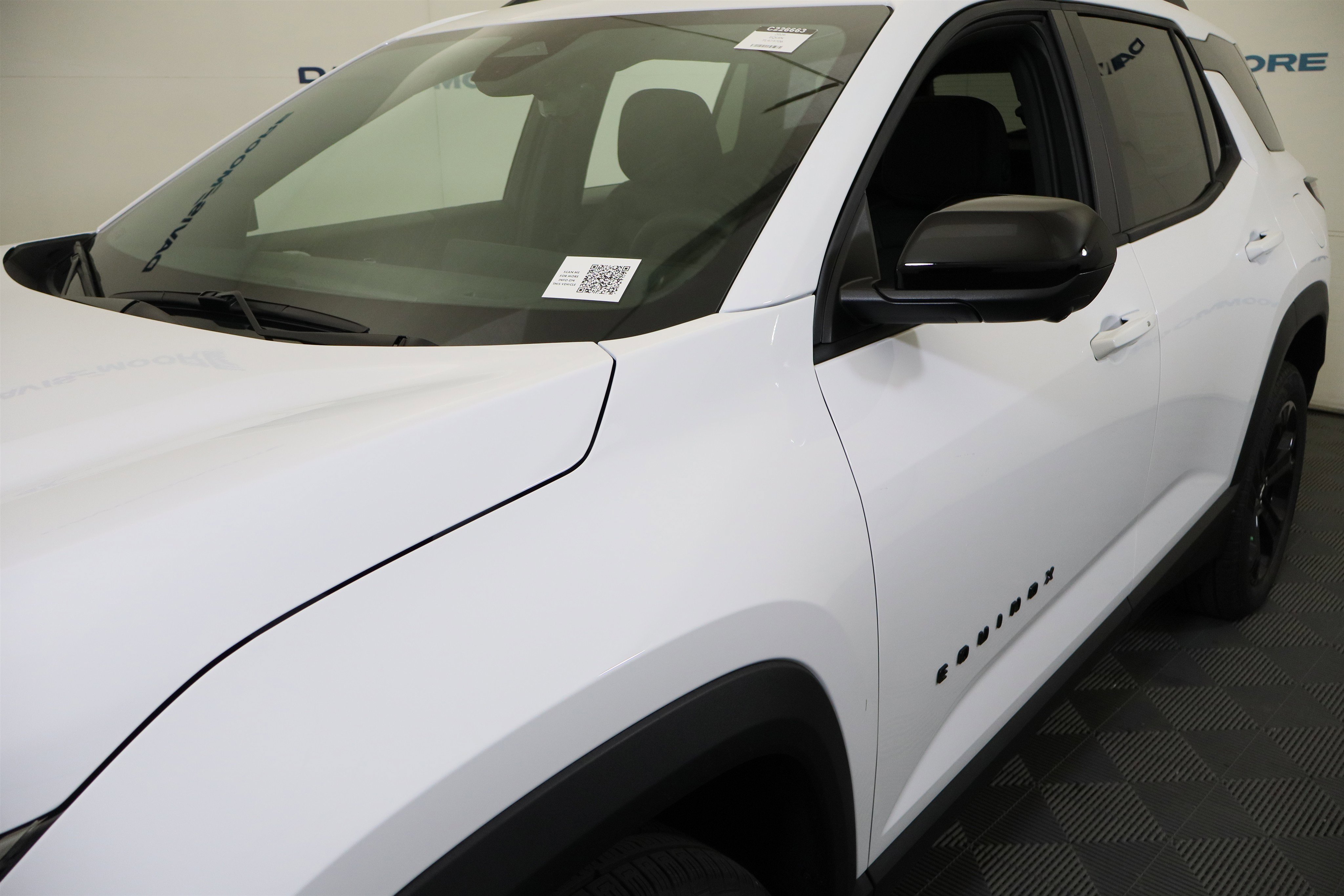 New 2026 Chevrolet Equinox LT w/ Convenience Package II AWD/4WD image 13