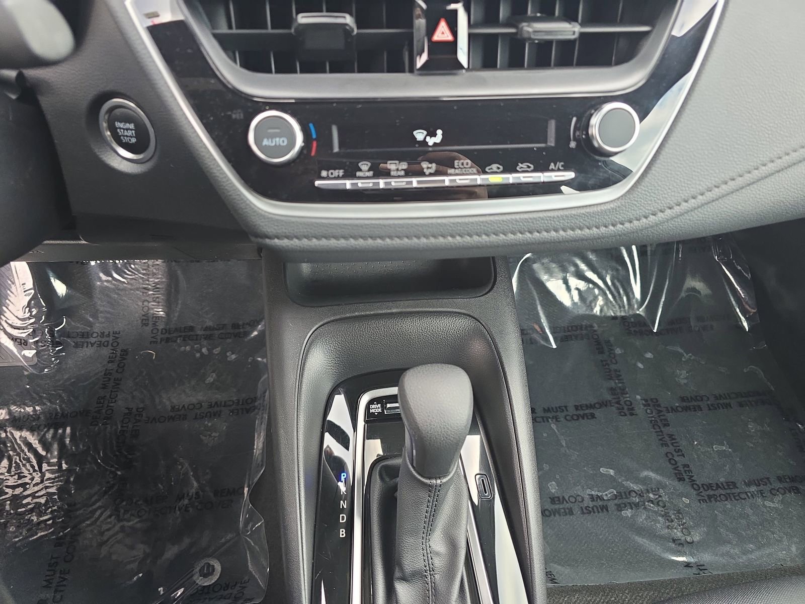 Used 2025 Toyota Corolla SE image 30