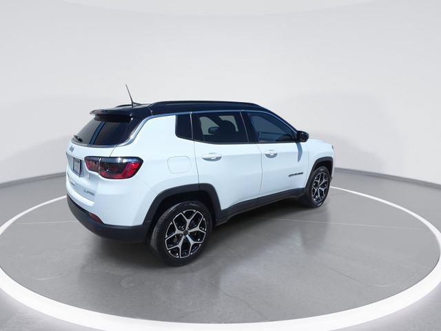 Used 2025 Jeep Compass Limited w/ Sun & Sound Group AWD/4WD image 8