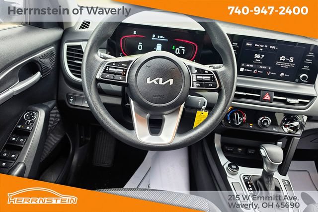 Used 2024 Kia Seltos LX AWD/4WD image 7