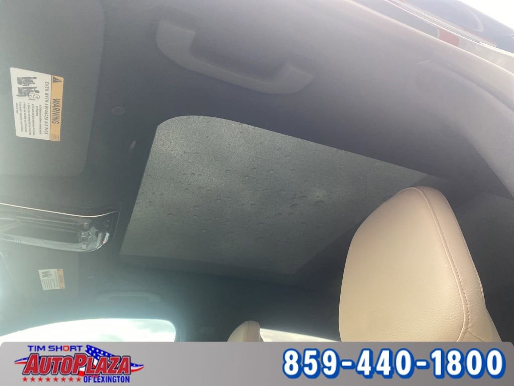 Used 2024 Mercedes-Benz GLC 300 4MATIC image 23