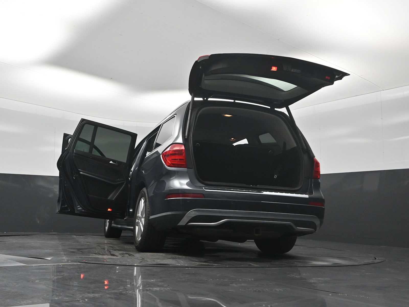 Used 2014 Mercedes-Benz GL 450 4MATIC image 31