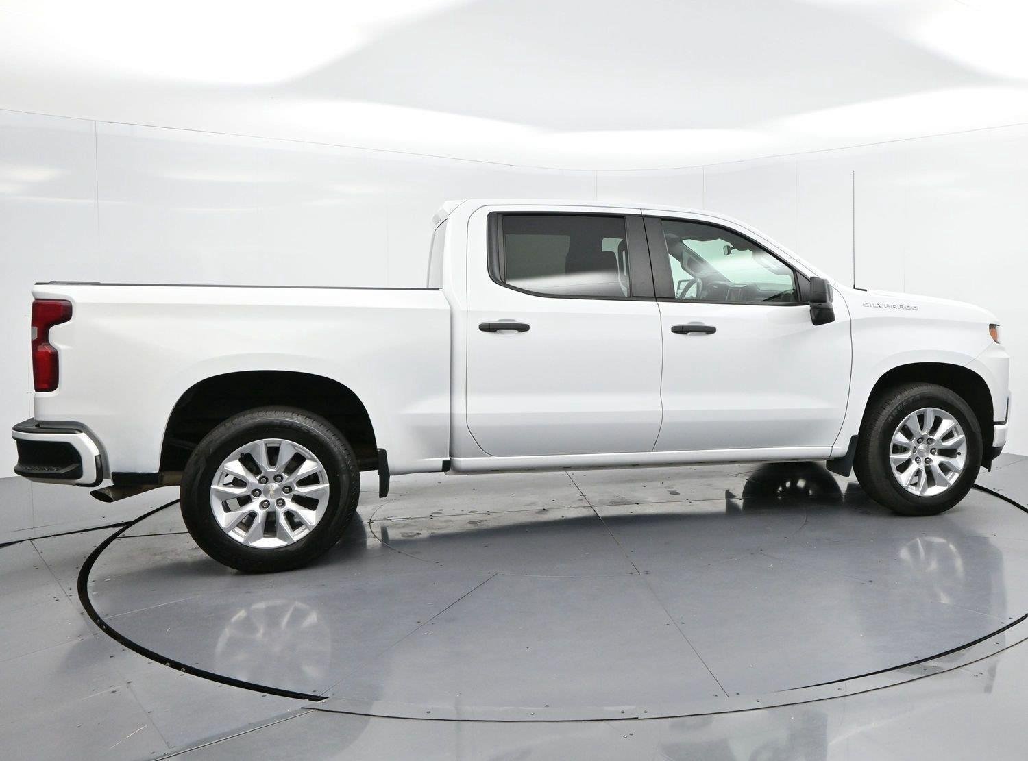 Used 2022 Chevrolet Silverado 1500 Custom w/ Safety Confidence Package RWD image 8