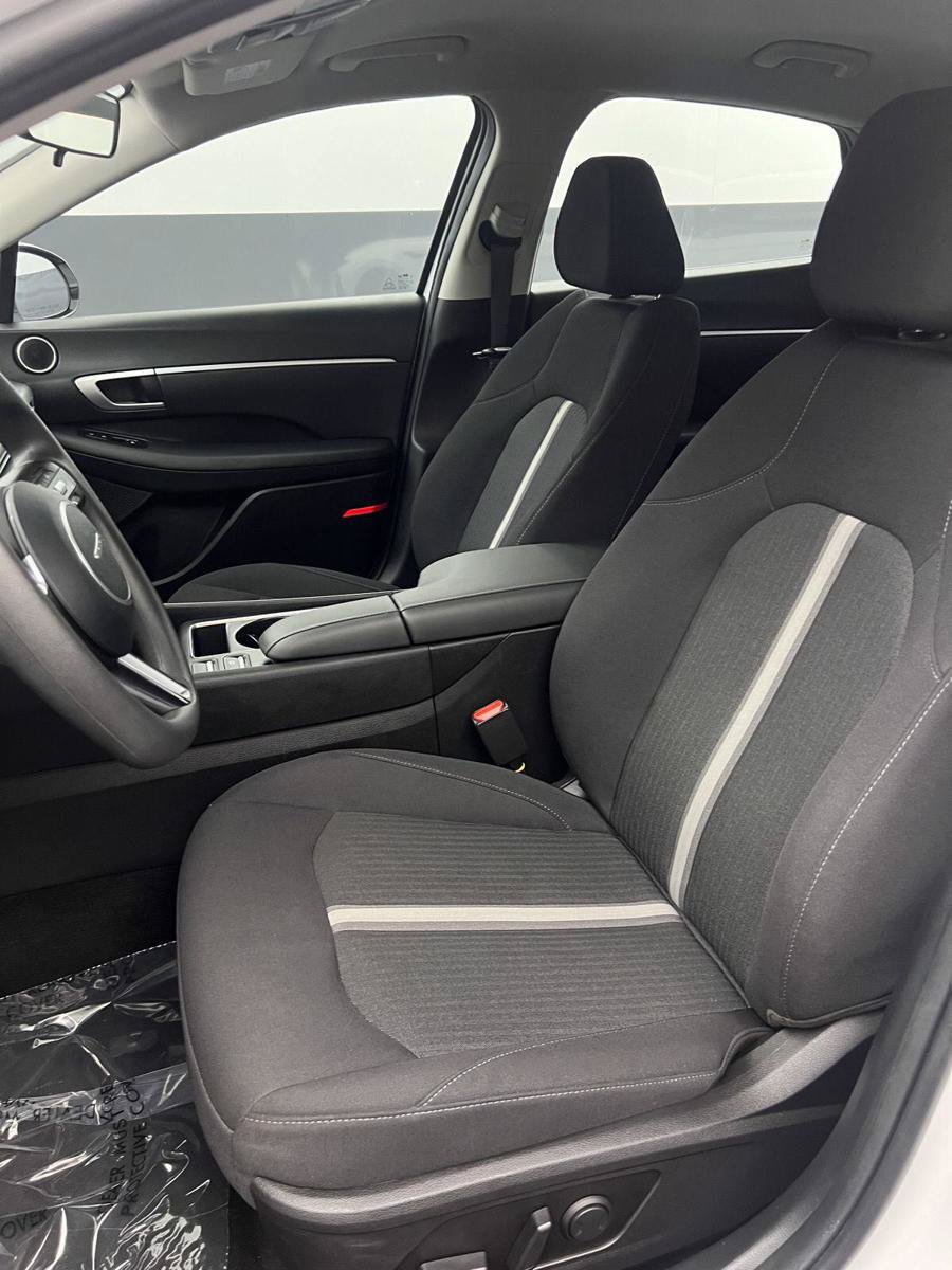 Used 2025 Hyundai Sonata SEL FWD image 4