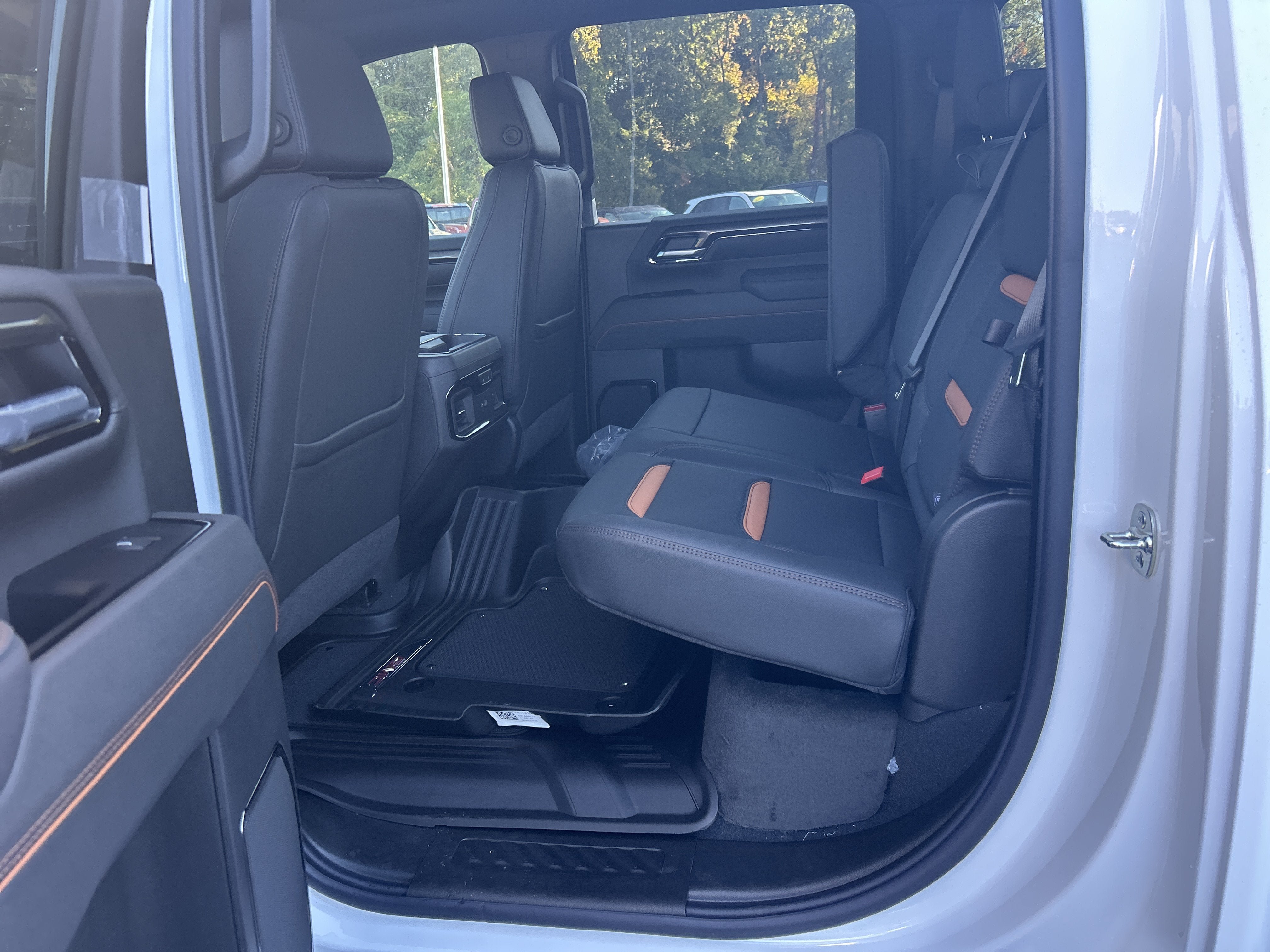 New 2026 GMC Sierra 2500 AT4 w/ AT4 Premium Plus Package AWD/4WD image 31