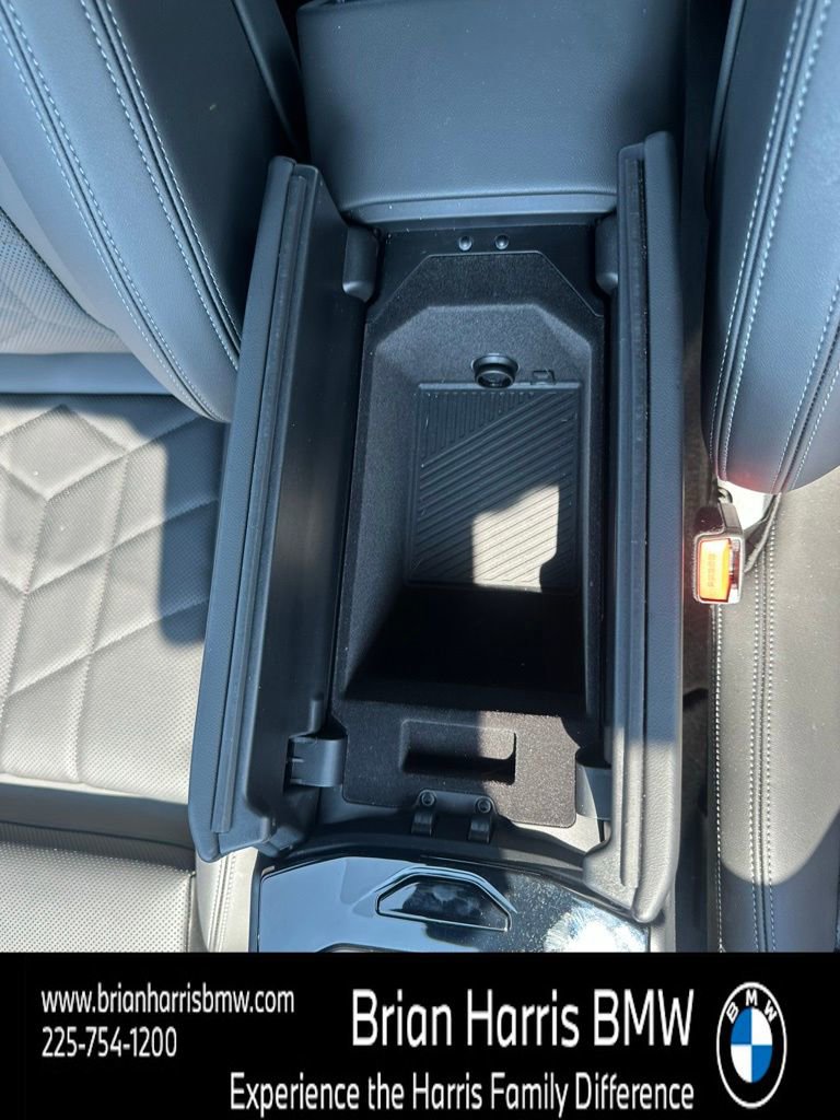 Certified 2025 BMW 530i w/ Premium Package image 27