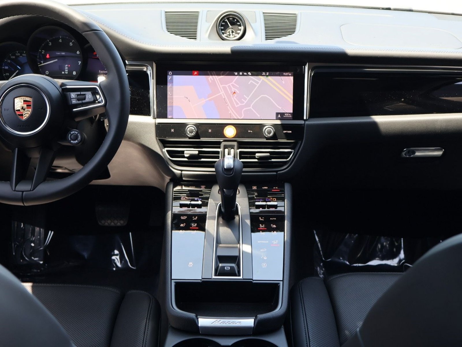 New 2026 Porsche Macan AWD/4WD image 20