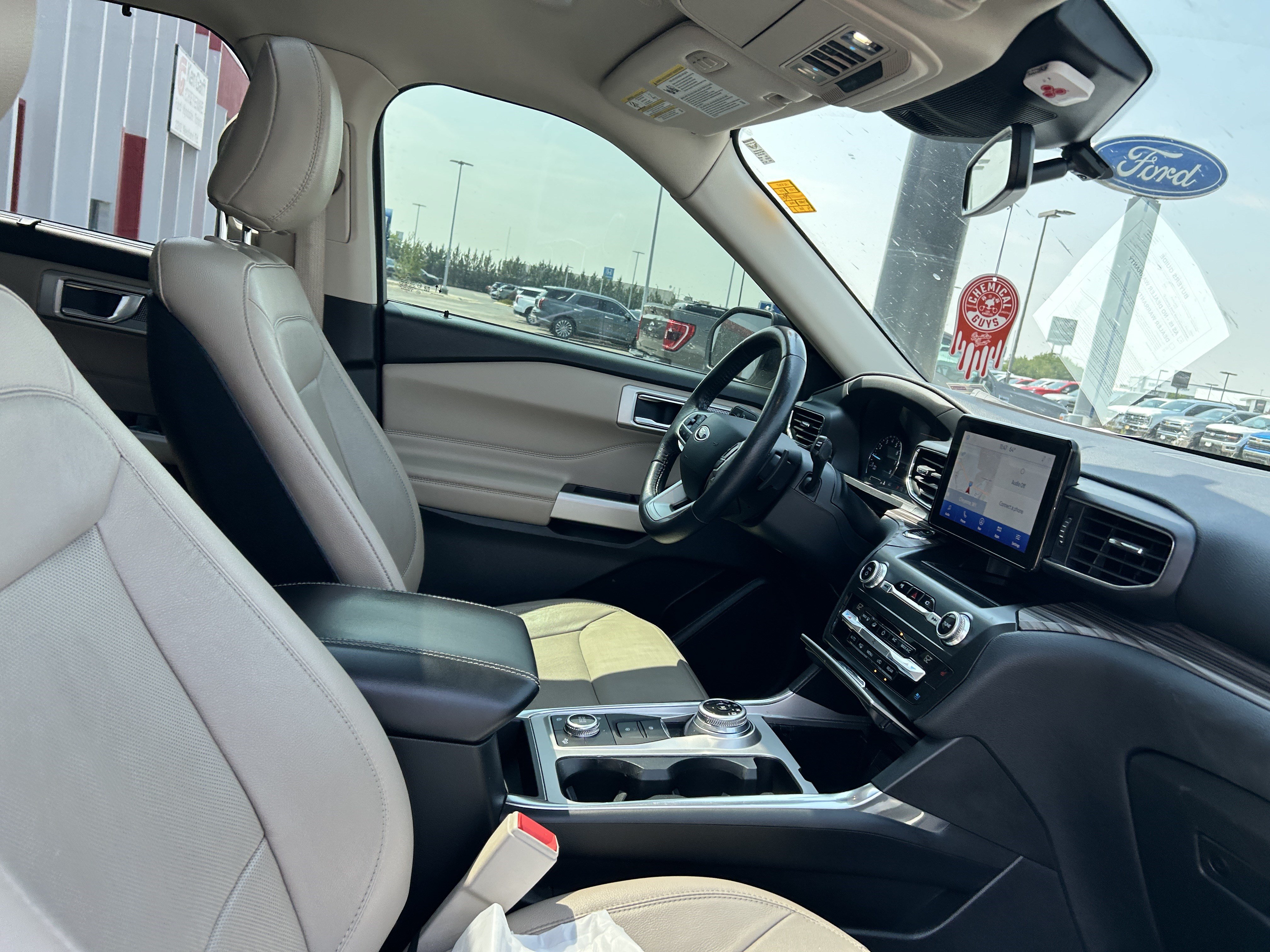 Used 2020 Ford Explorer Limited w/ Class III Trailer Tow Package AWD/4WD image 13
