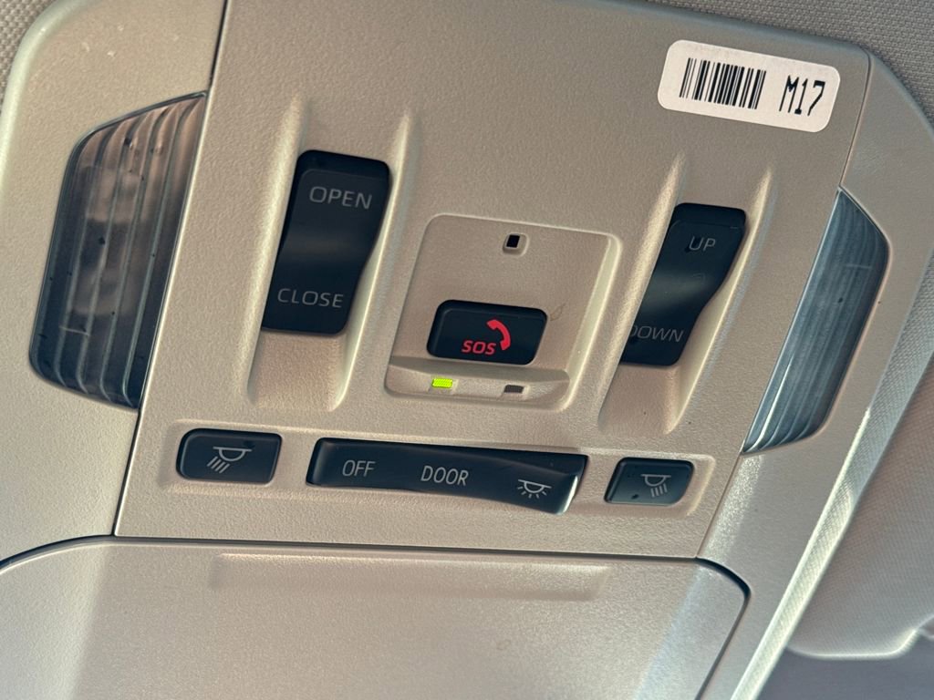 Used 2024 Toyota Highlander XLE image 33