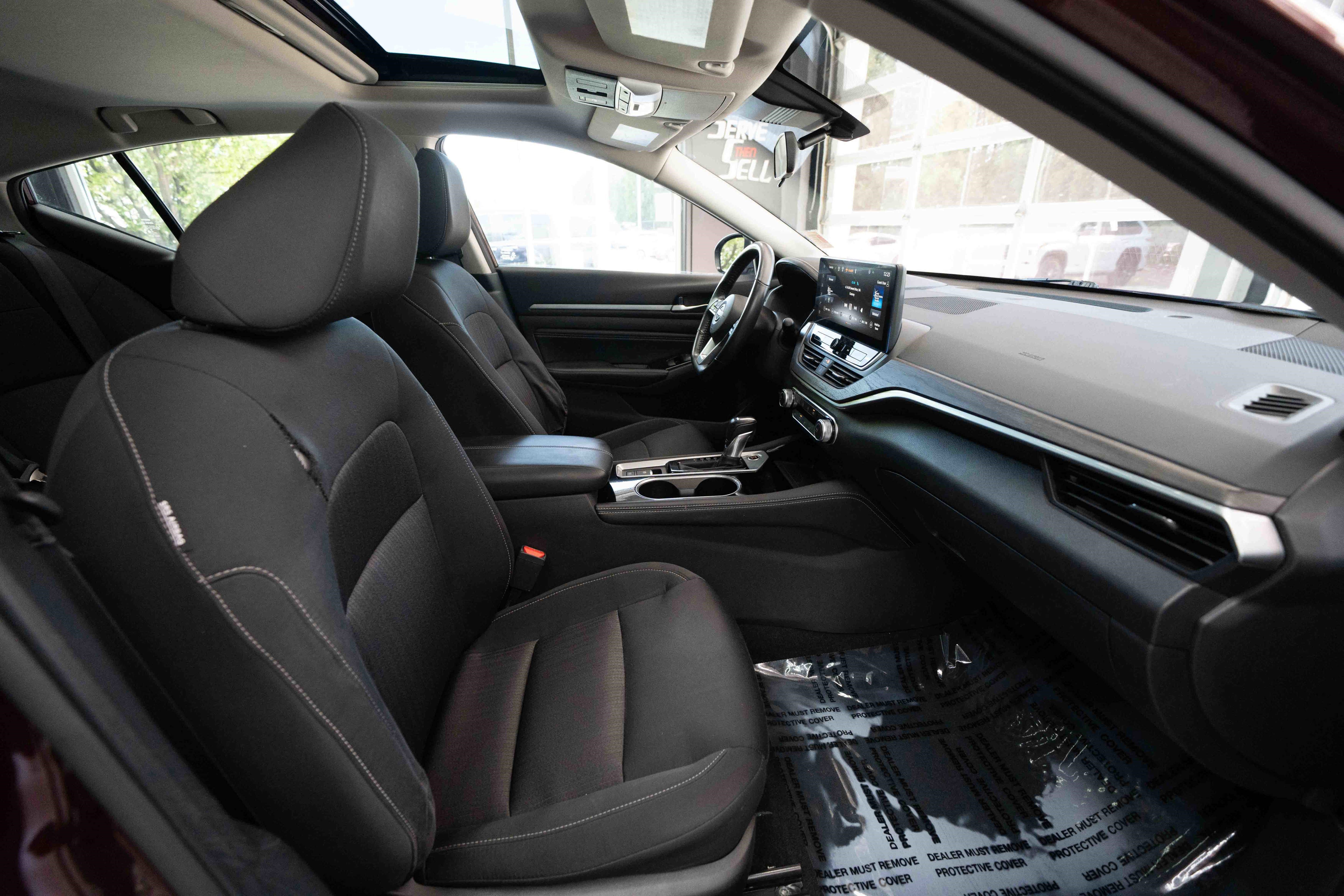 Used 2023 Nissan Altima 2.5 SV w/ SV Premium Package image 26