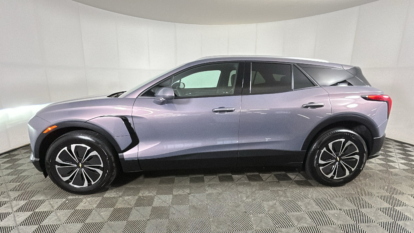 Used 2024 Chevrolet Blazer EV LT AWD/4WD image 7
