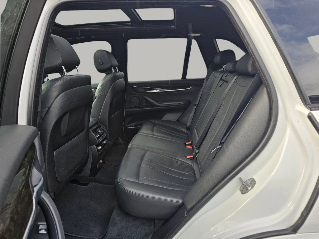 Used 2015 BMW X5 xDrive35d image 23