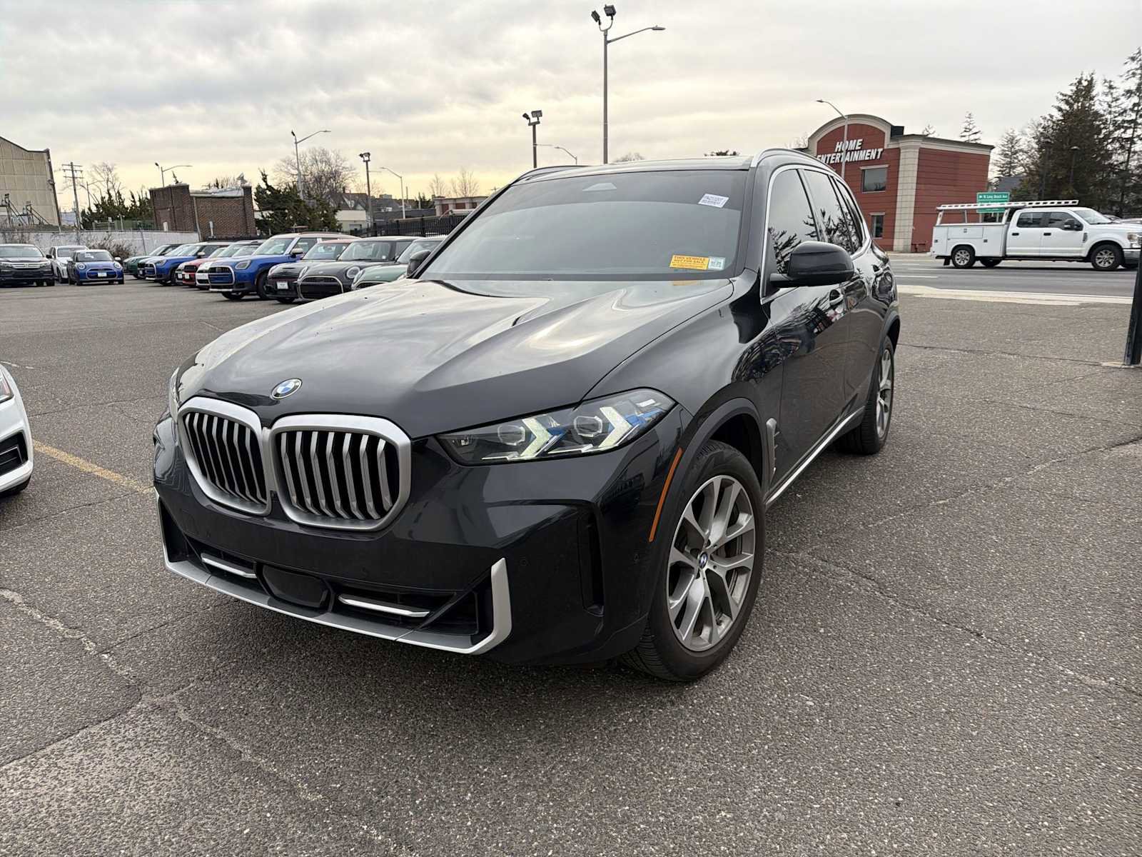 Used 2024 BMW X5 xDrive40i w/ Premium Package image 3