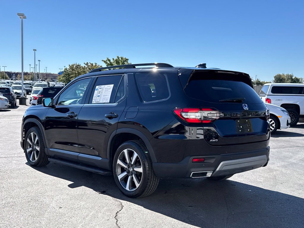 Used 2023 Honda Pilot Touring image 5