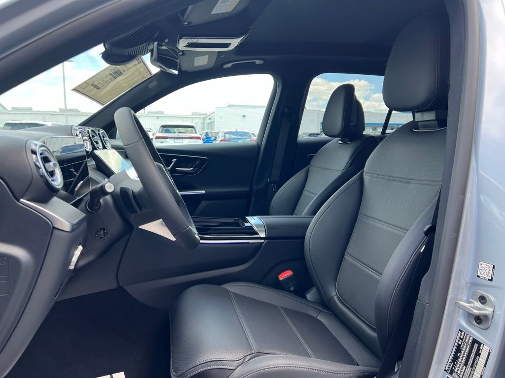 Certified 2025 Mercedes-Benz GLC 300 4MATIC image 8
