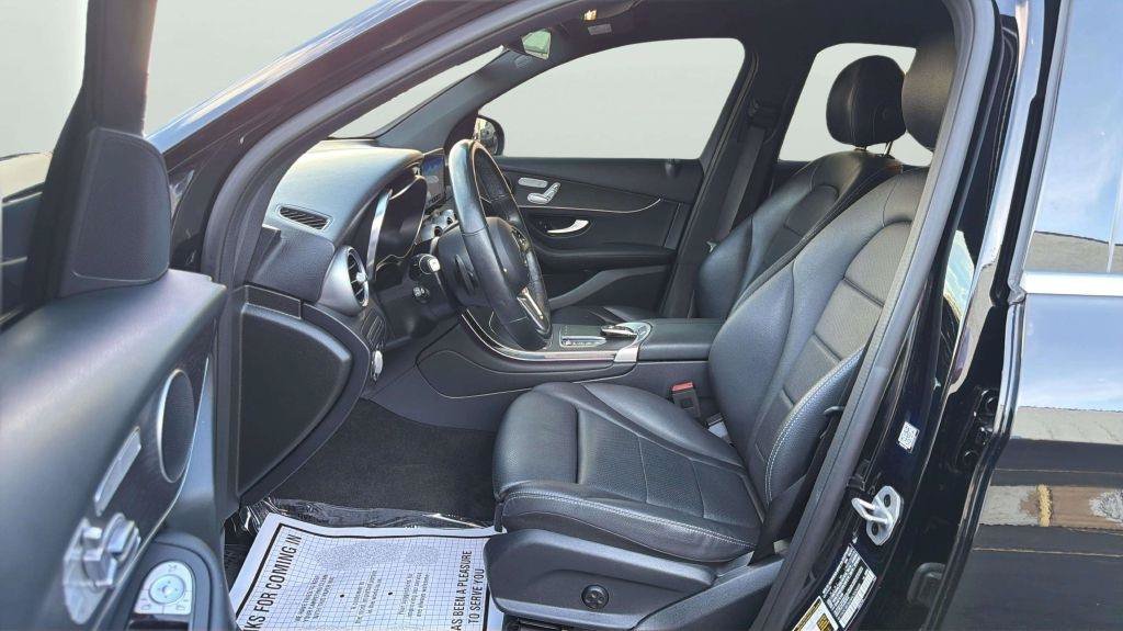 Used 2021 Mercedes-Benz GLC 300 4MATIC image 12