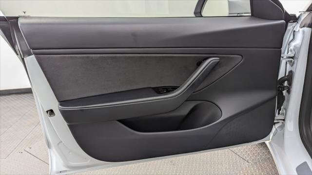 Used 2018 Tesla Model 3 Mid Range image 12