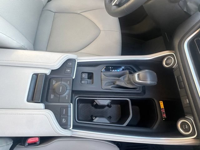 Used 2025 Toyota Grand Highlander AWD image 17