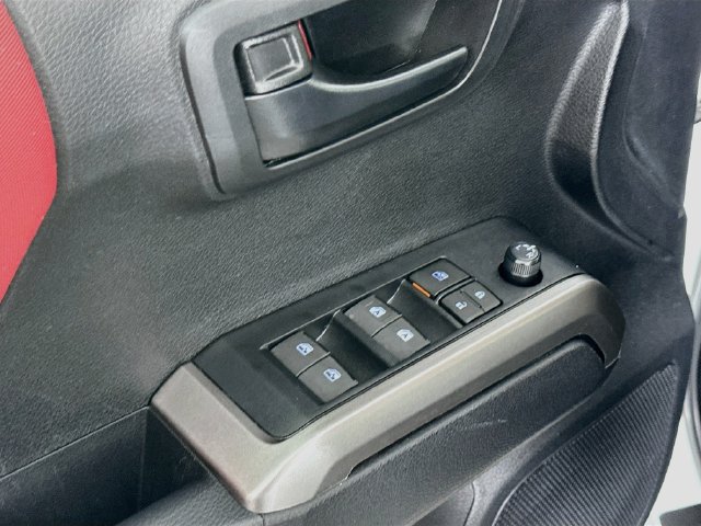 Certified 2023 Toyota Tacoma SR5 AWD/4WD image 22