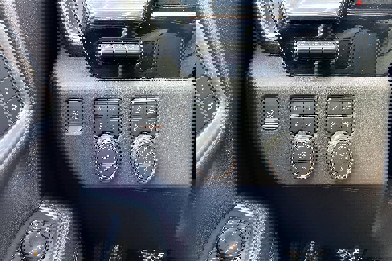 Certified 2024 Chevrolet Silverado 2500 High Country w/ Technology Package image 31