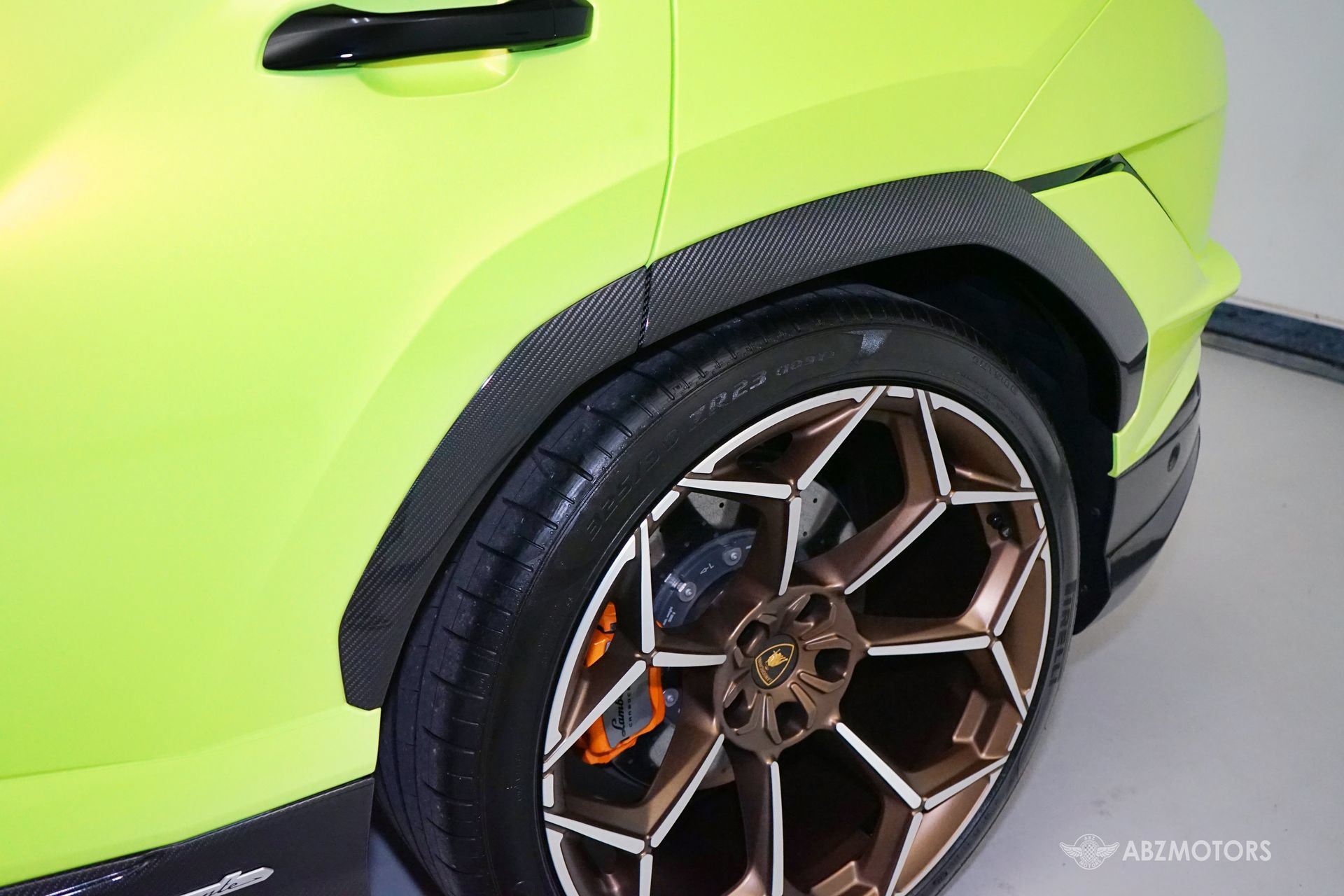 Used 2024 Lamborghini Urus Performante AWD/4WD image 12