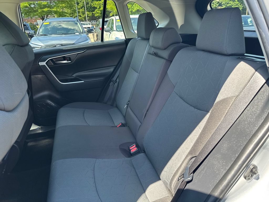 Used 2025 Toyota RAV4 XLE AWD/4WD image 35