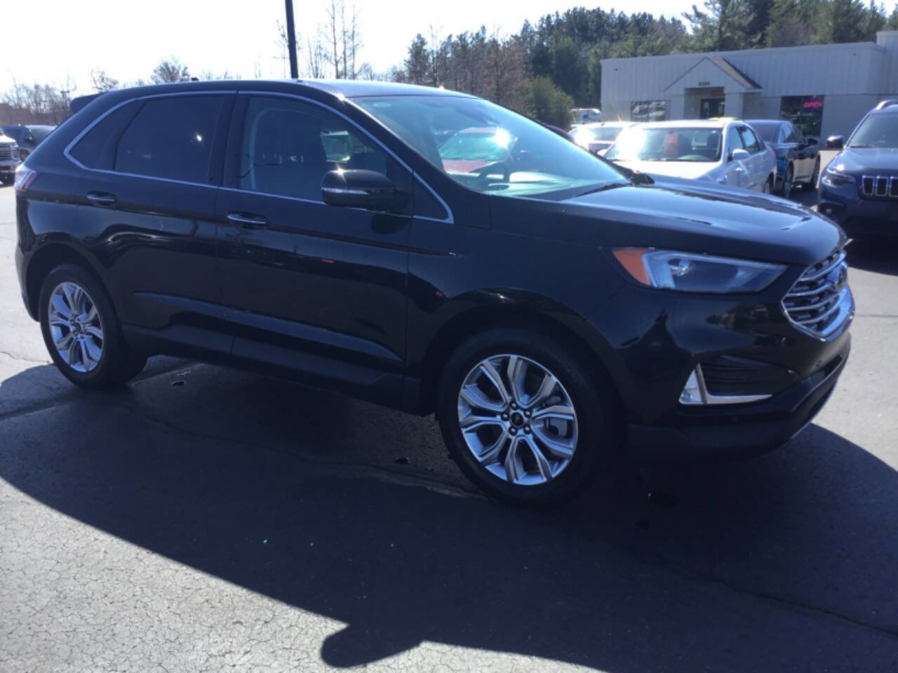 Used 2024 Ford Edge Titanium AWD/4WD image 7