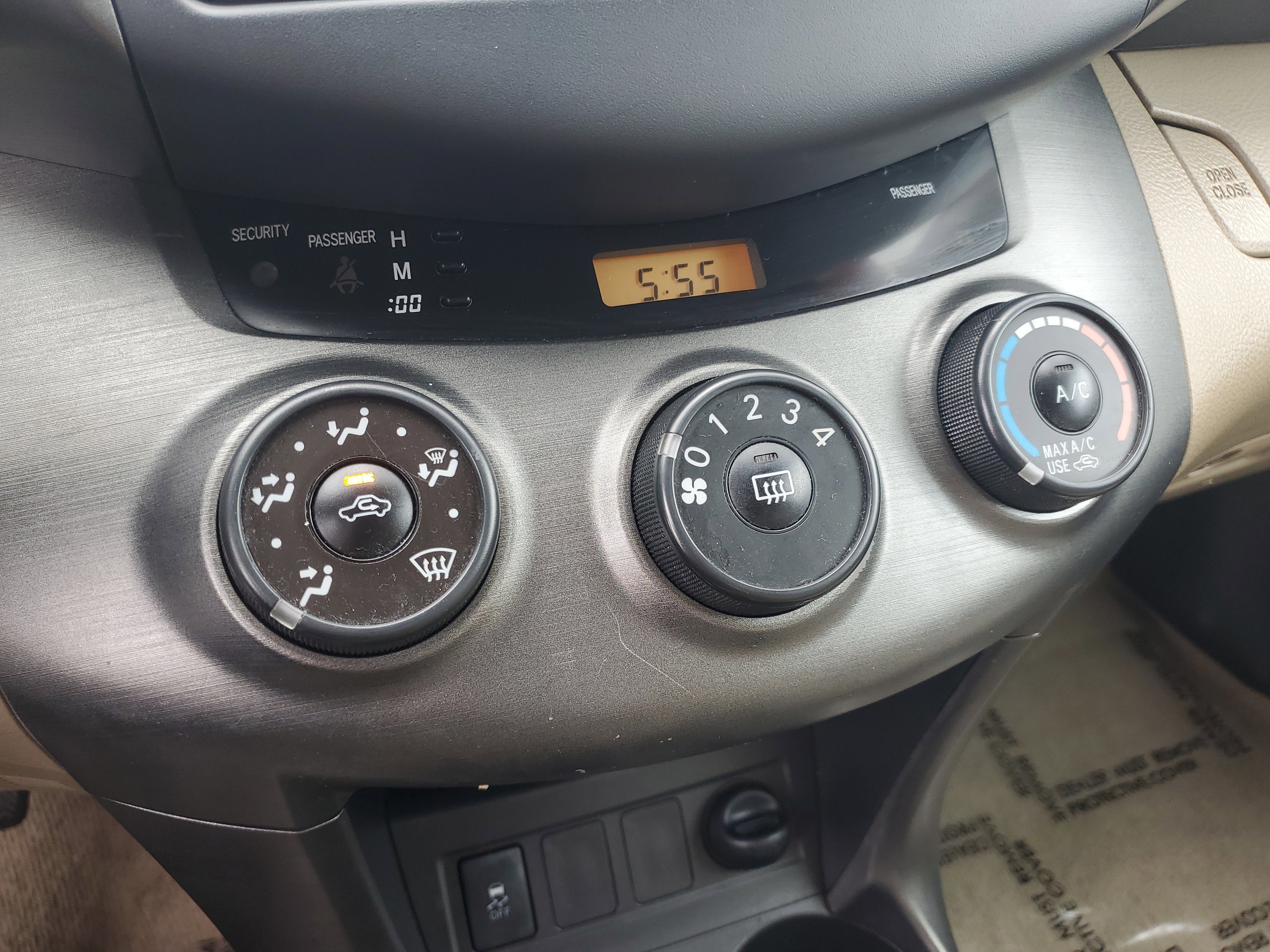 Used 2012 Toyota RAV4 FWD w/ Value Pkg image 27