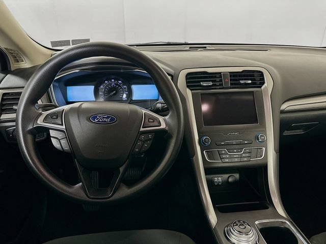 Used 2020 Ford Fusion SE FWD image 25