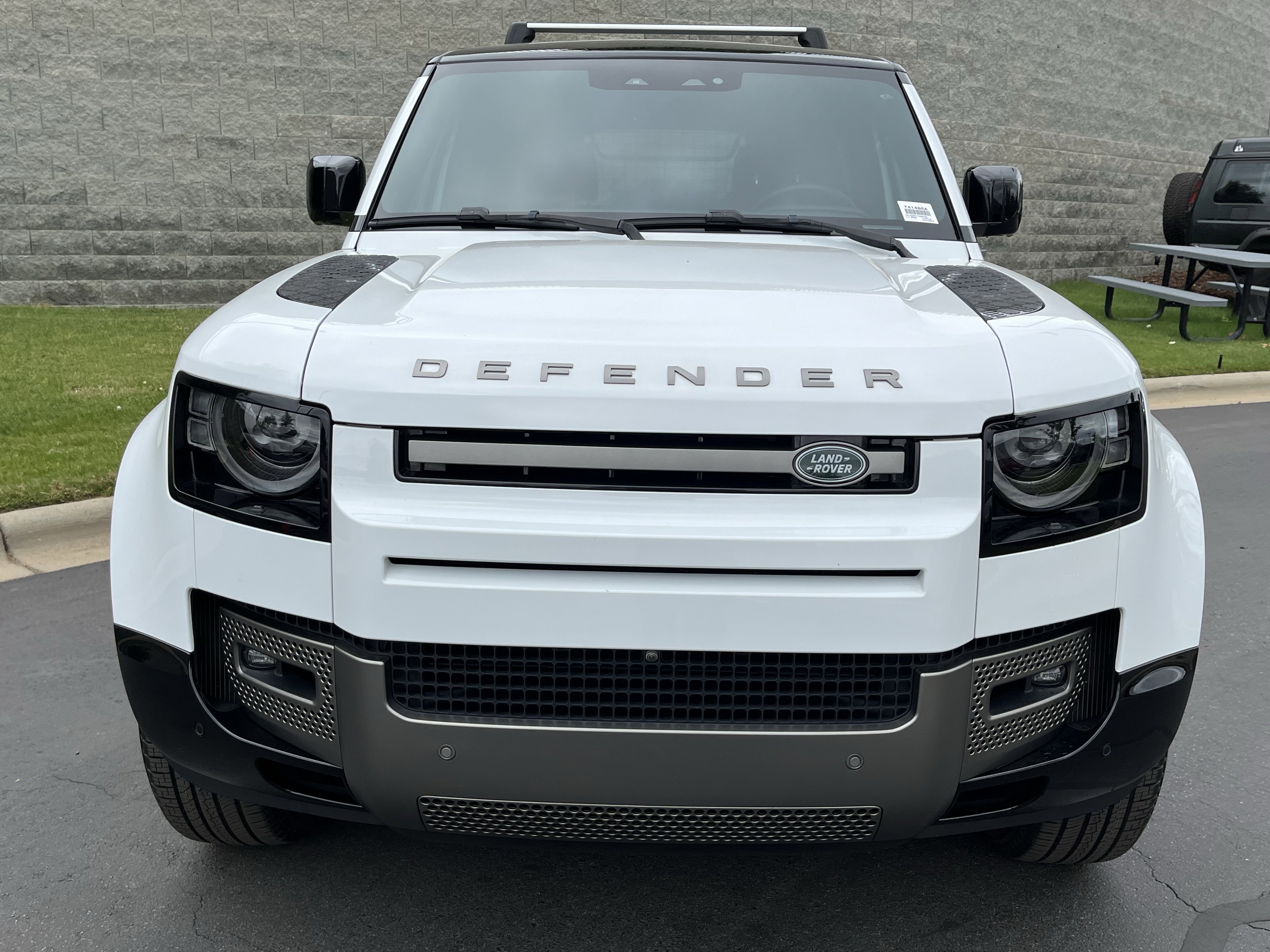 Certified 2024 Land Rover Defender 110 X-Dynamic SE AWD/4WD image 10