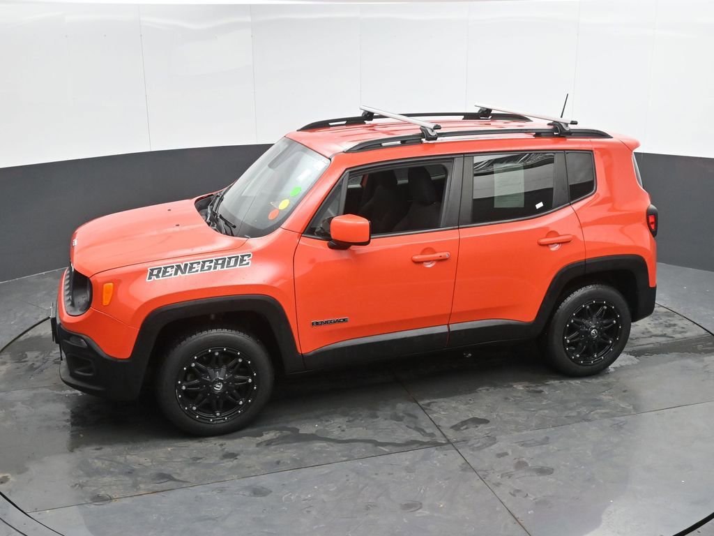 Used 2018 Jeep Renegade Latitude w/ Cold Weather Group image 42