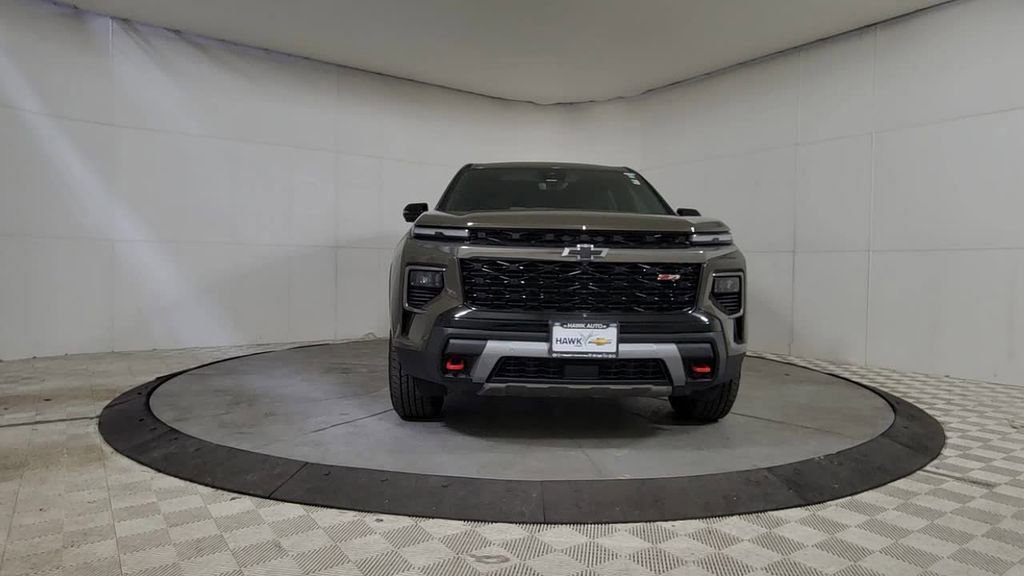 Used 2025 Chevrolet Traverse Z71 w/ Enhanced Driving Package image 9