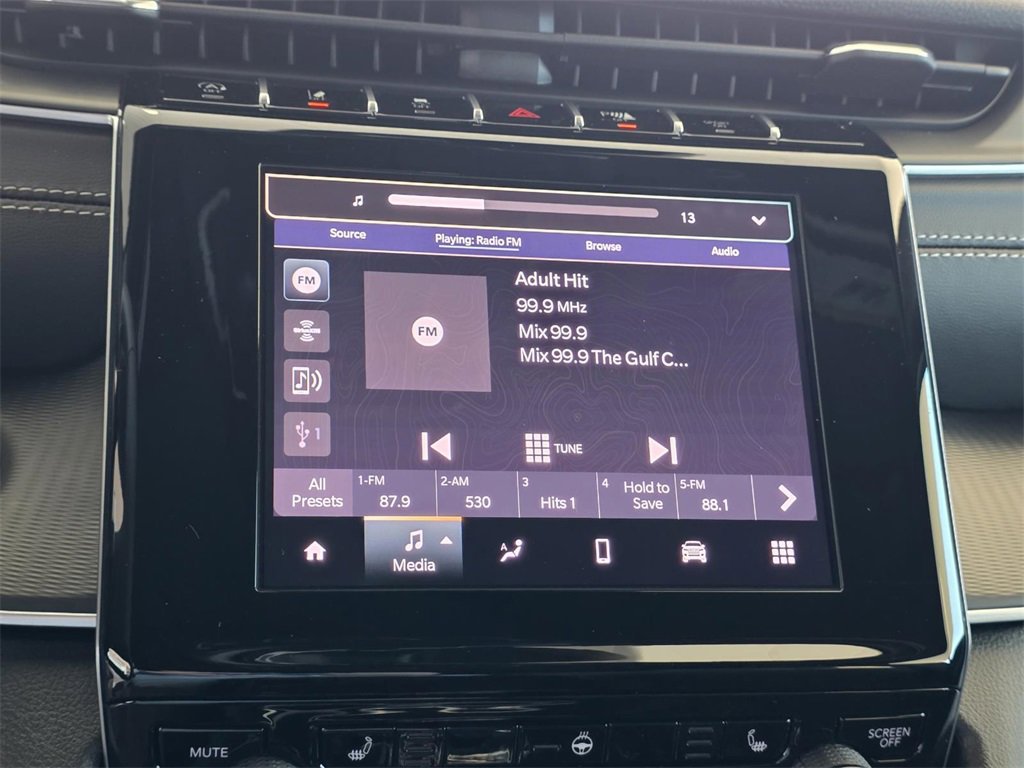 New 2025 Jeep Grand Cherokee L Altitude image 21