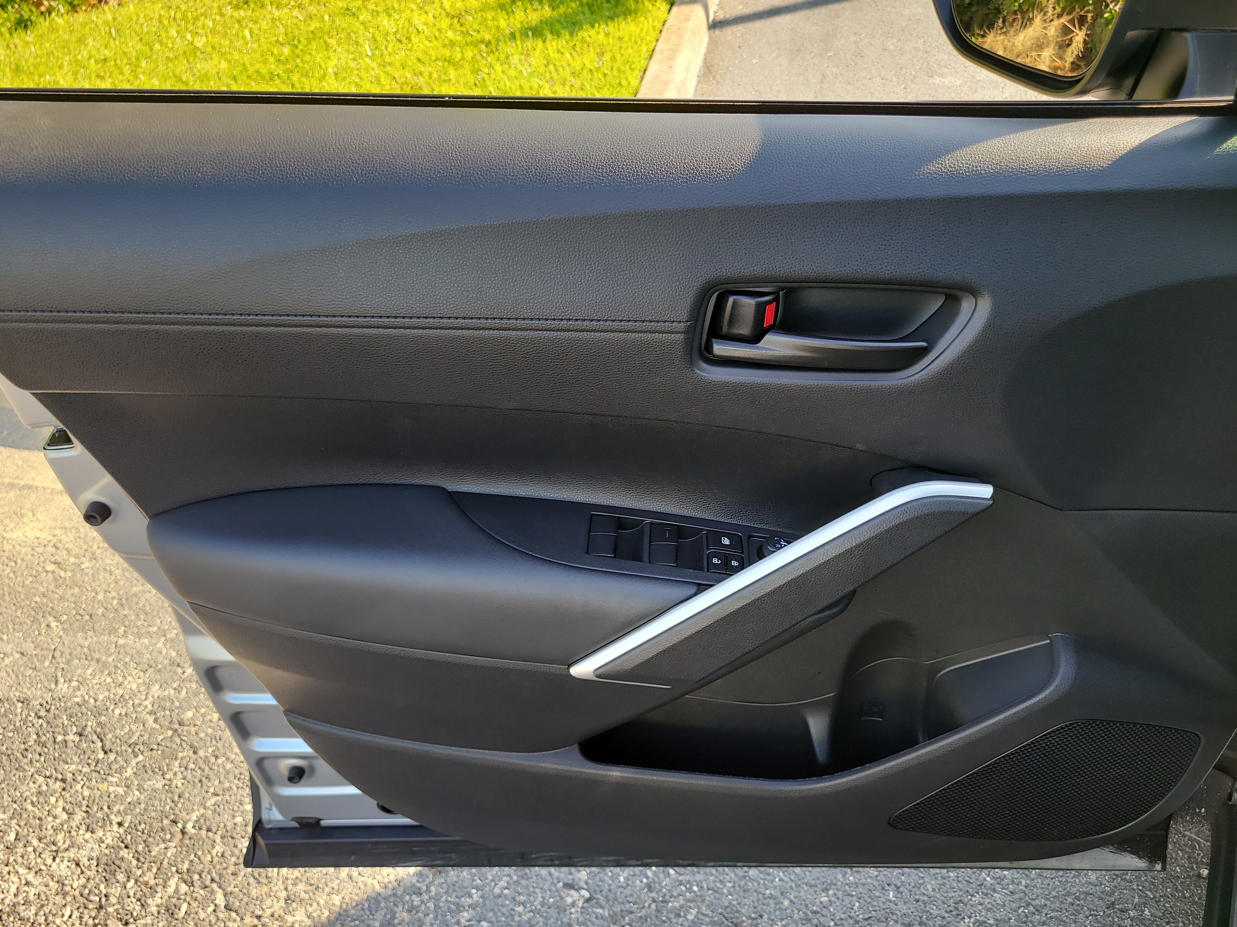 Certified 2025 Toyota Corolla Cross LE FWD image 17