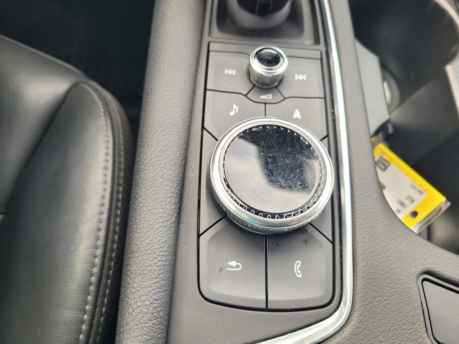 Certified 2025 Cadillac XT6 Premium Luxury FWD image 23