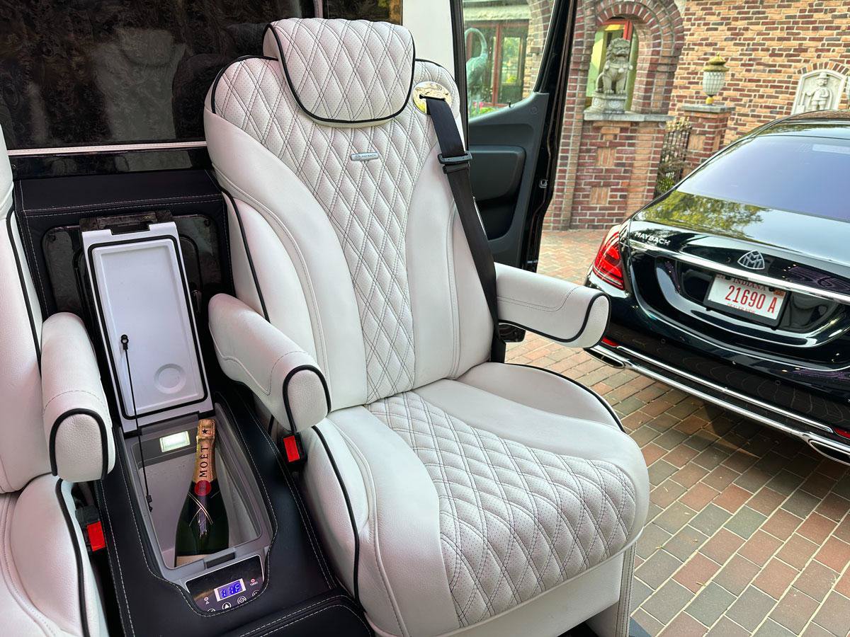 Used 2024 Mercedes-Benz Sprinter 3500 image 37