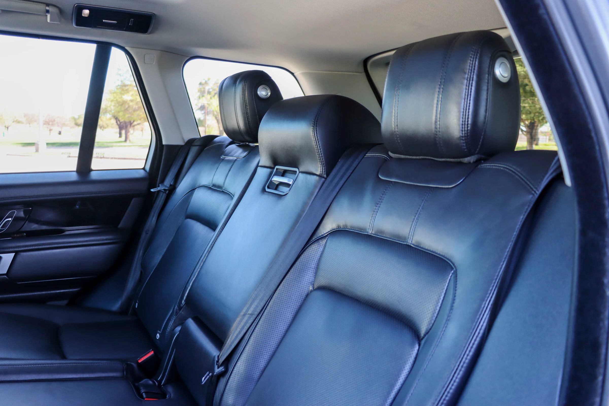 Used 2018 Land Rover Range Rover HSE AWD/4WD image 35