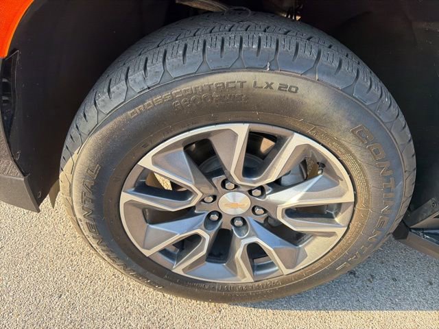 Used 2024 Chevrolet Tahoe LT w/ Luxury Package image 11