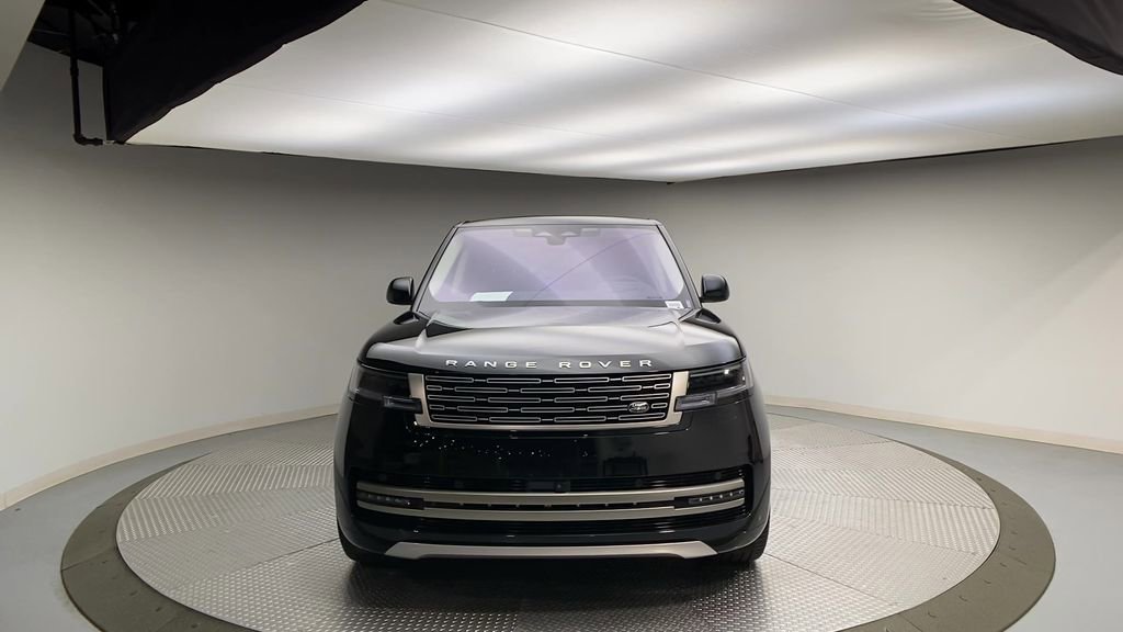 Used 2023 Land Rover Range Rover SE image 3