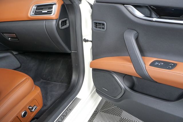 Used 2021 Maserati Ghibli S image 20