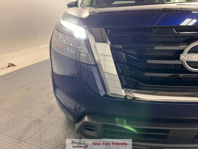 Used 2025 Nissan Pathfinder SV FWD image 13