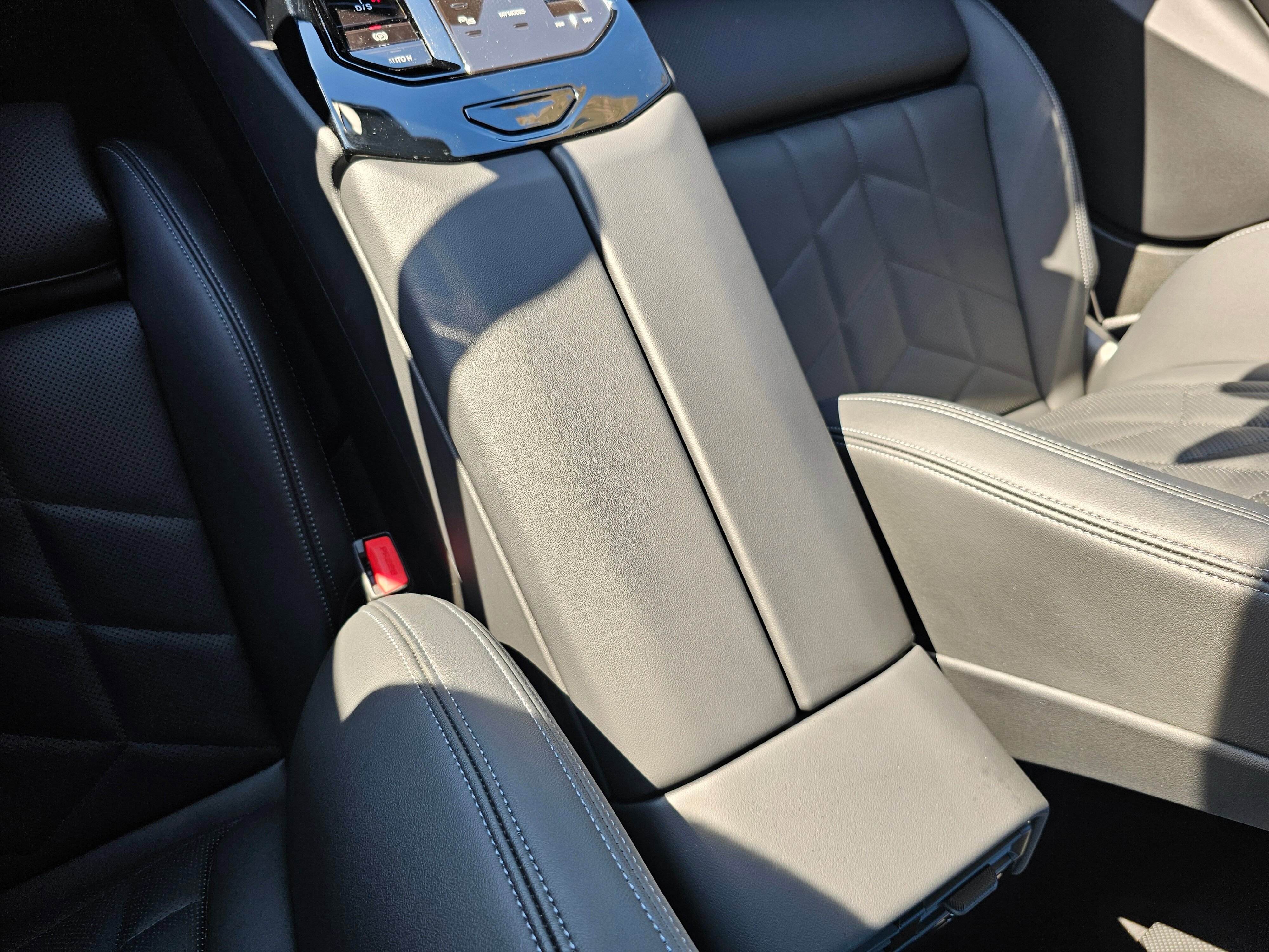 Certified 2025 BMW 530i xDrive w/ Premium Package image 24