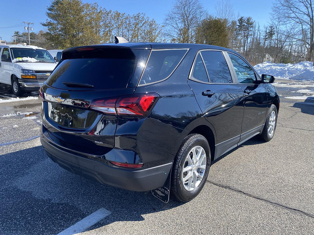 Used 2024 Chevrolet Equinox LS w/ LS Convenience Package AWD/4WD image 9