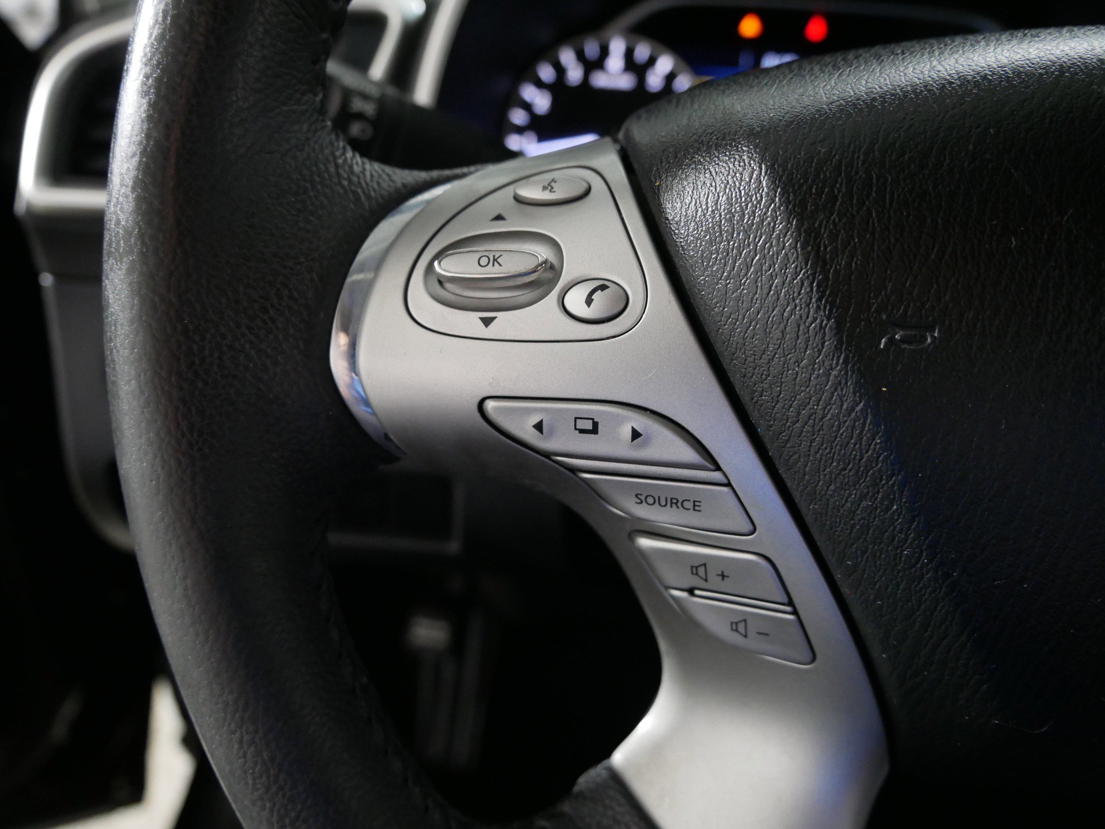 Used 2017 Nissan Murano SV image 27