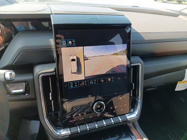 New 2026 GMC Yukon XL Denali w/ Denali Reserve Package AWD/4WD image 11