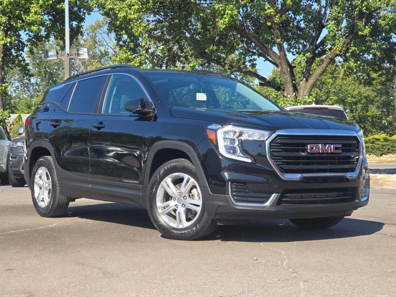 Used 2022 GMC Terrain SLE w/ Driver Convenience Package