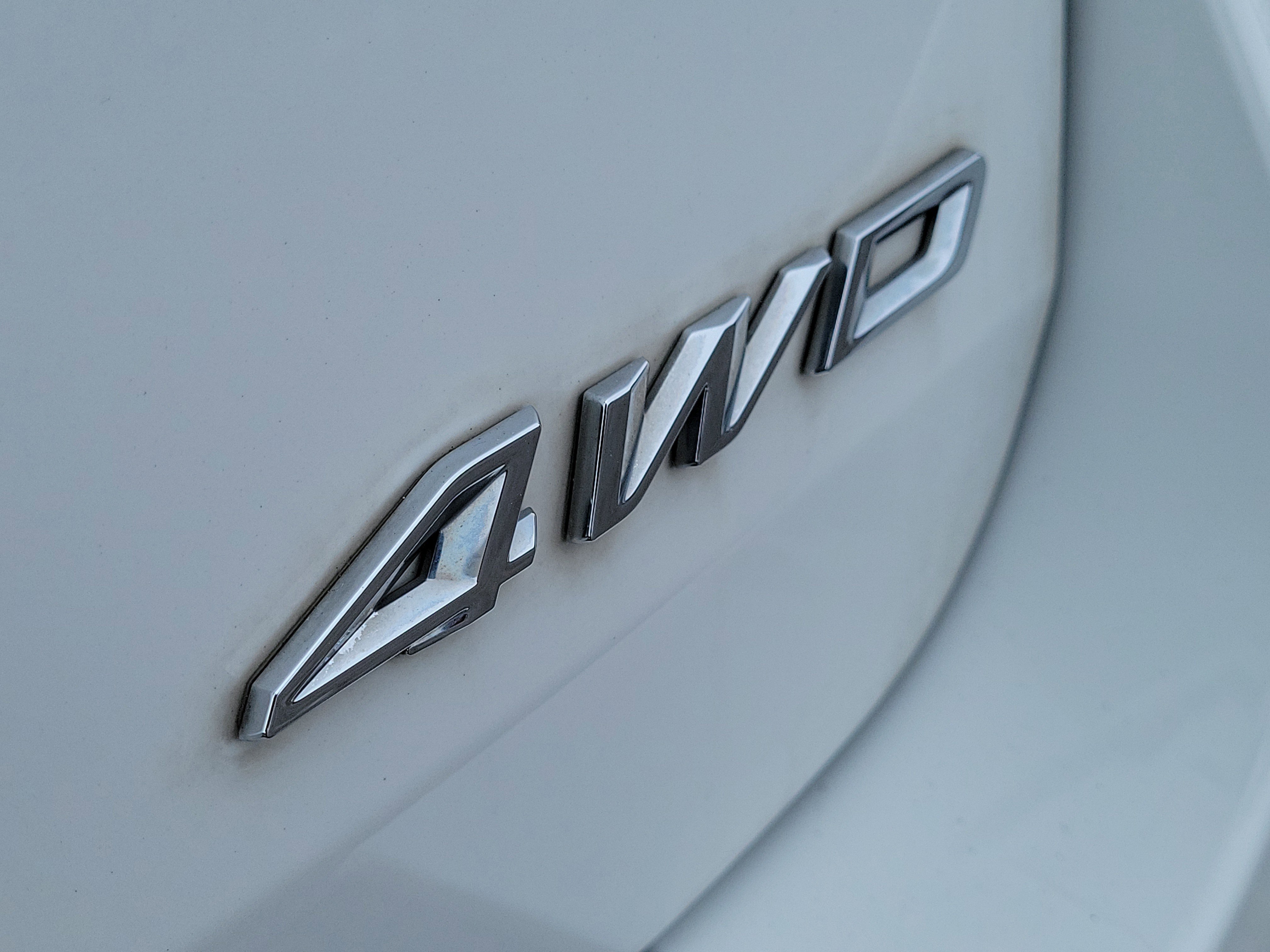 Used 2022 Ford Explorer XLT w/ Equipment Group 202A image 6